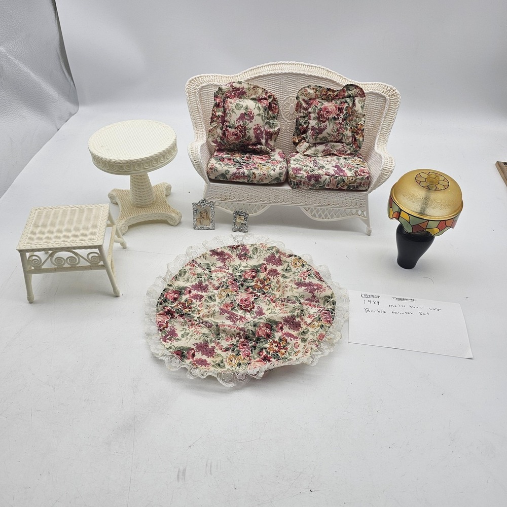 Vintage 1989 Multi Toys Corp Barbie Living Room Furniture Set Sofa Tables Lamp